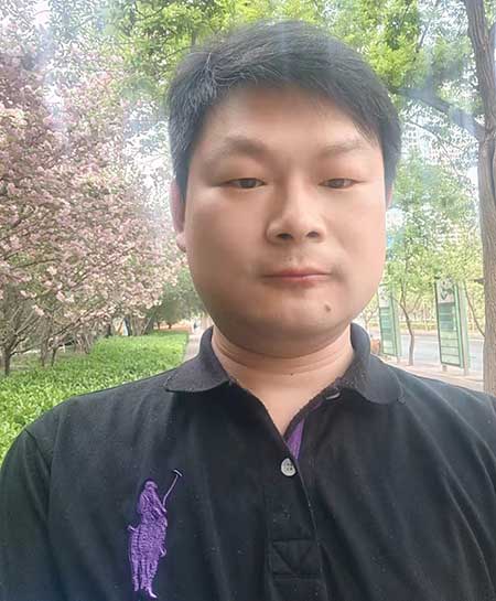 胡岩克.jpg 胡岩克.jpg